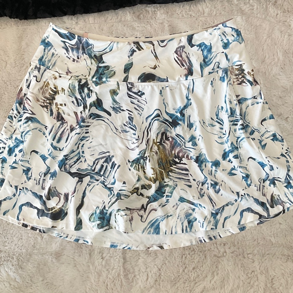 CALIA by Carrie Underwood White Skort with Blue & Green Abstract Print
